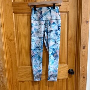 EVOLUTION + CREATION | Geometric Patterned Leggings